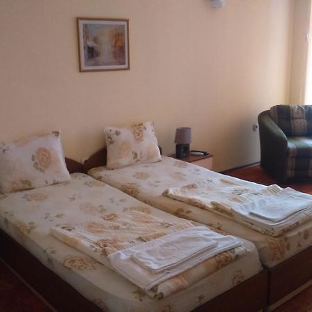 Guest House Pri Valyo Primorsko Buitenkant foto