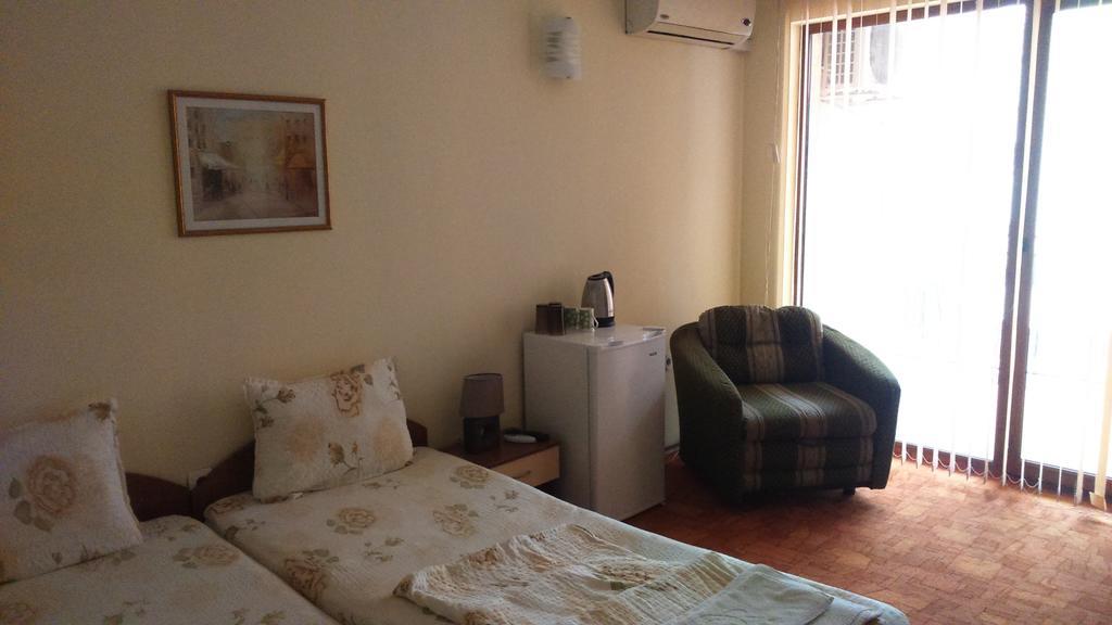 Guest House Pri Valyo Primorsko Buitenkant foto
