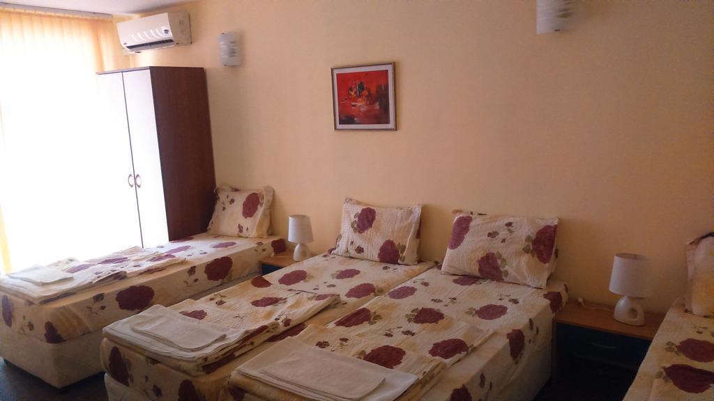 Guest House Pri Valyo Primorsko Buitenkant foto