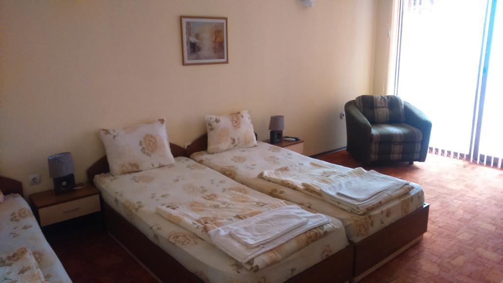 Guest House Pri Valyo Primorsko Buitenkant foto